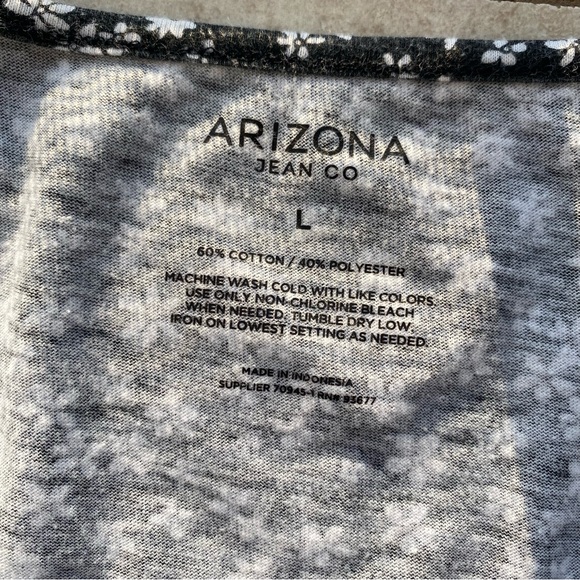 Arizona Jeans Co. Black w White Flowers Crop Top Gather Front Drawstring size L - Picture 2 of 8